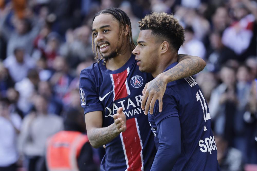 F1中国大奖赛全场高喊他名字 周冠宇：我会回到属于自己的发车格.